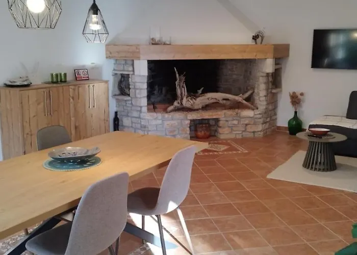 Vin Apartment-near The Bay * Пула